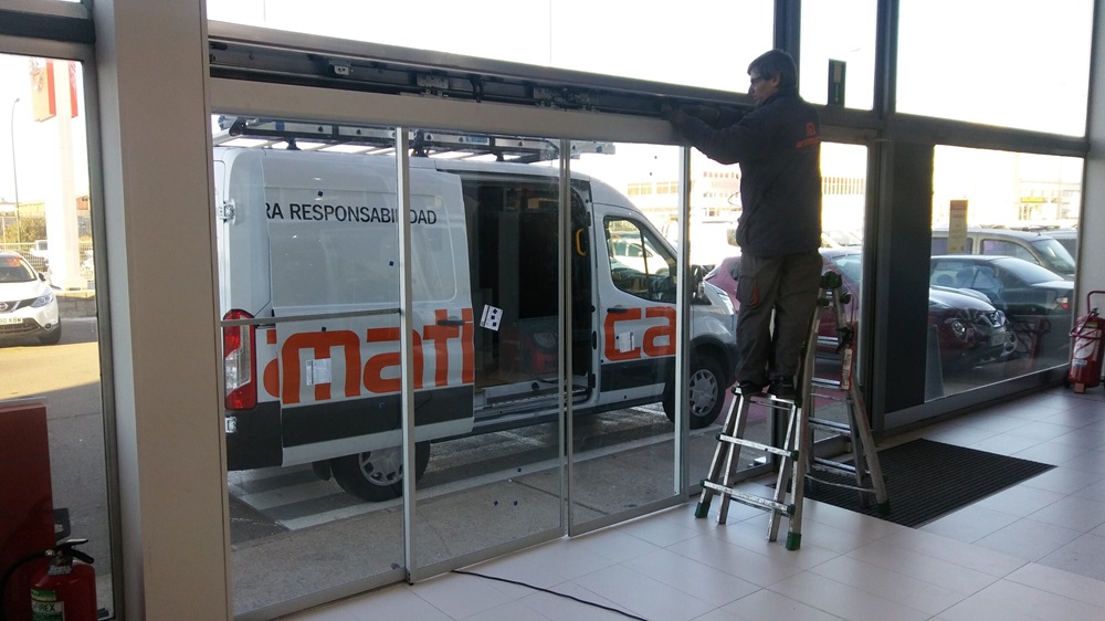 Servicio de reparación de puertas automáticas