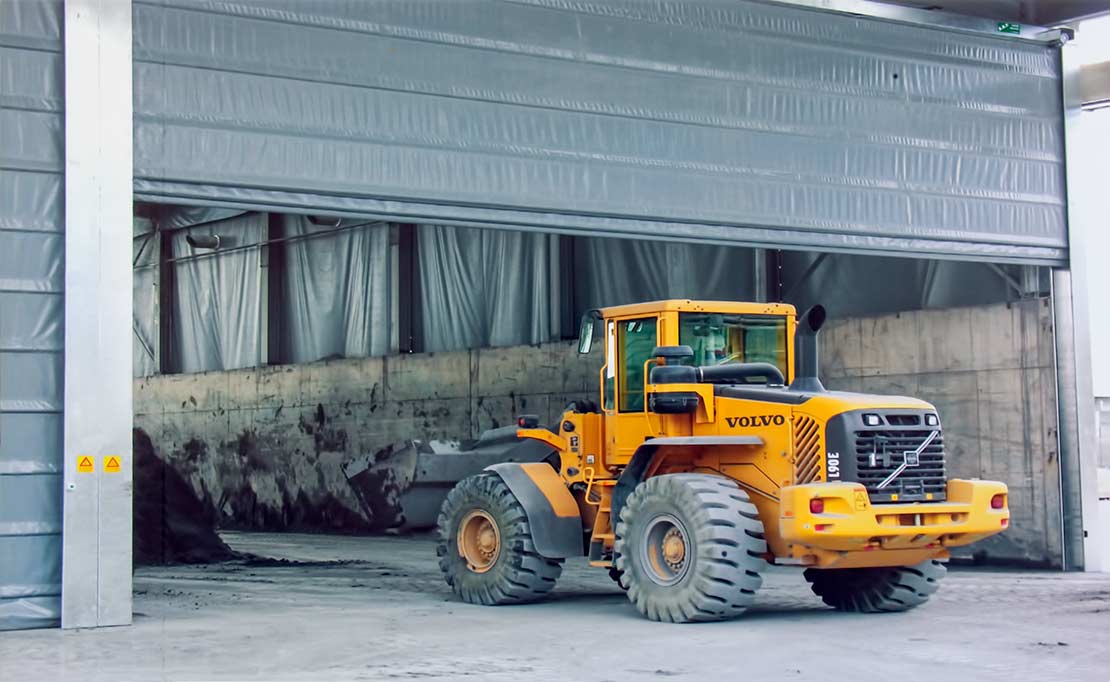 Puerta industrial de grandes dimensiones